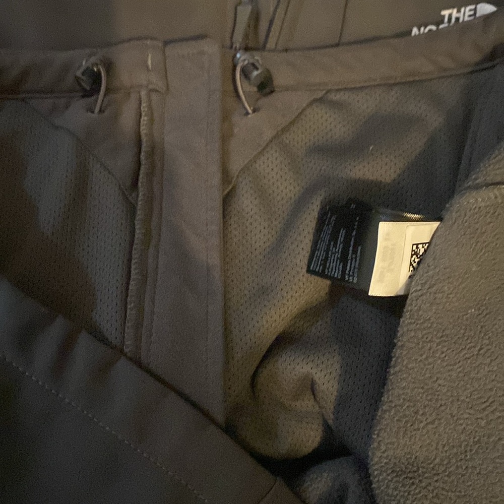 North Face Grey Windwall Jacket - image 4